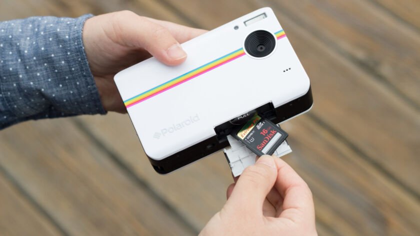 This is how the Polaroid Z2300 looks like in your hands
