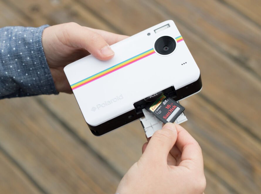 This is how the Polaroid Z2300 looks like in your hands