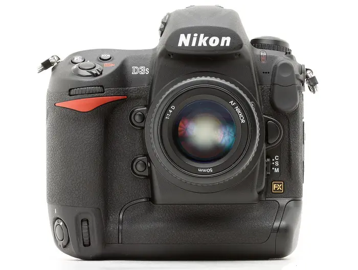 Nikon D3S body and lens