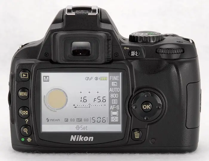 auto white balance lock on dslr