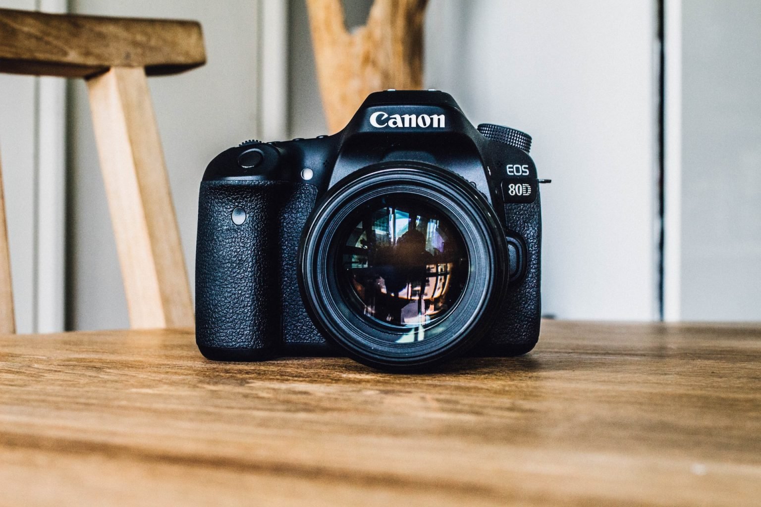 SLR vs. DSLR Cameras Which is the Right One for You?